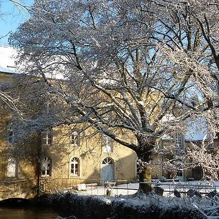 Le Moulin Du Pont D'iverny Frühstückspension